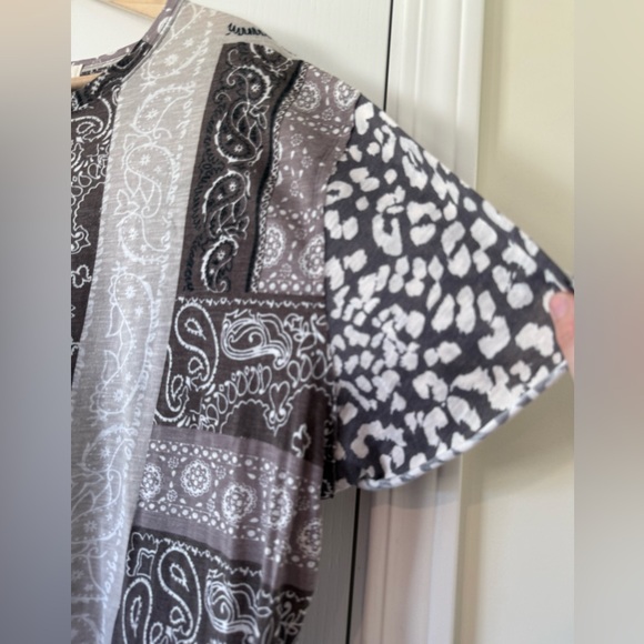 NWOT ✨ Free People Clarity Tee in Charcoal Combo - Picture 7 of 8